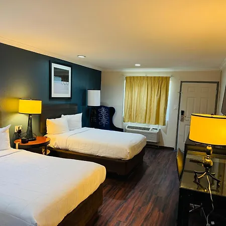 Baymont By Wyndham Bakersfield Hotel Exterior photo