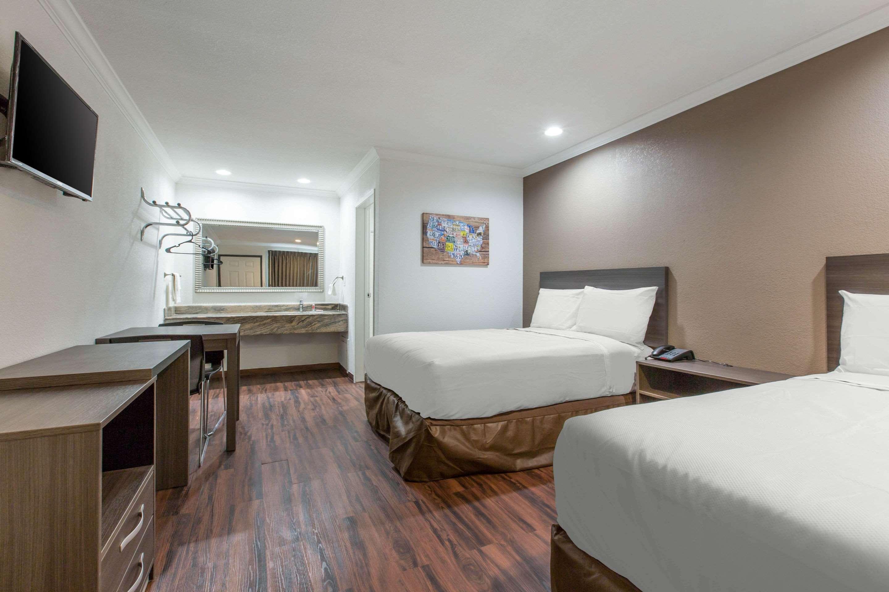 Baymont By Wyndham