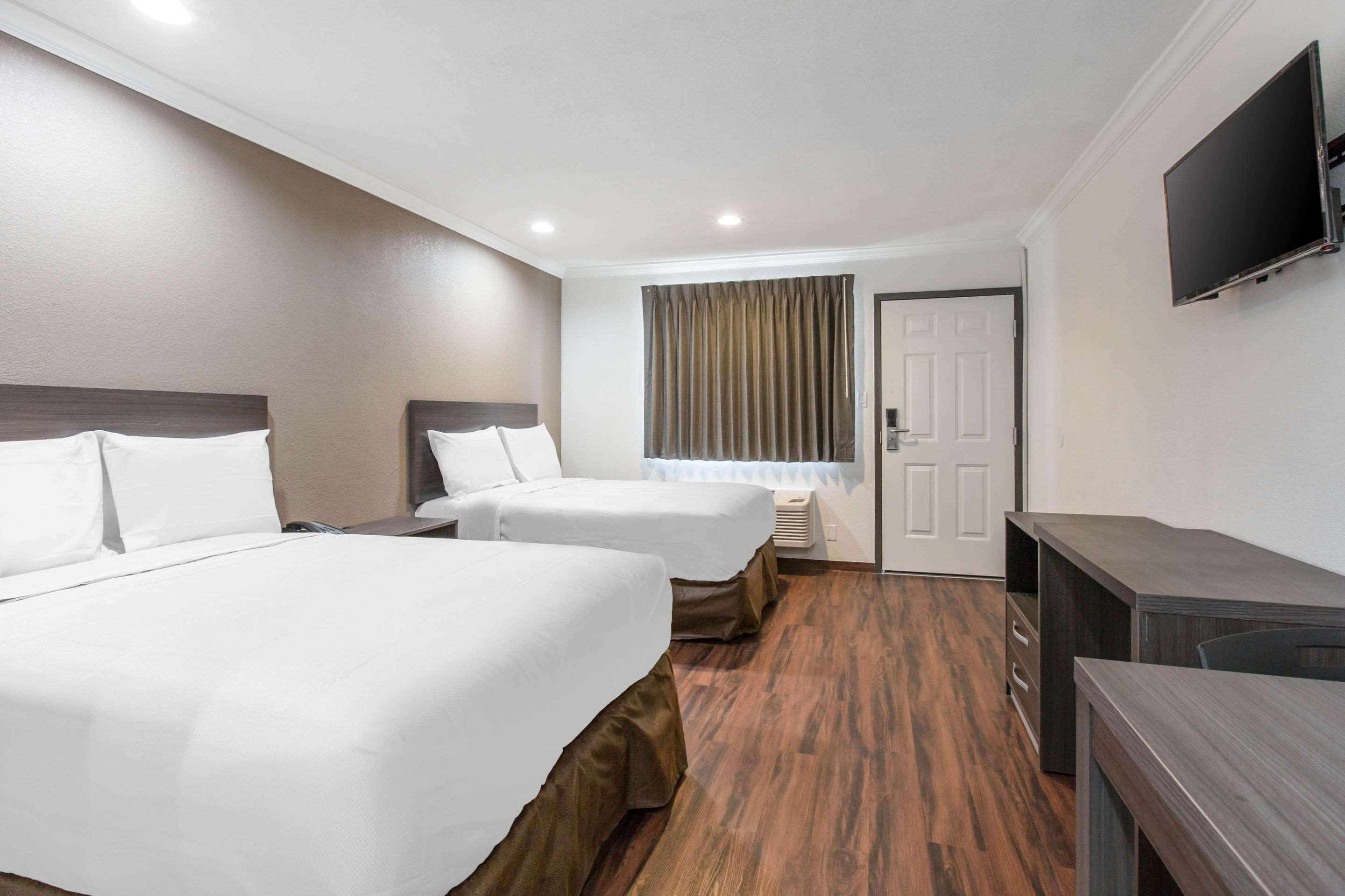 Baymont By Wyndham Hotel 2*