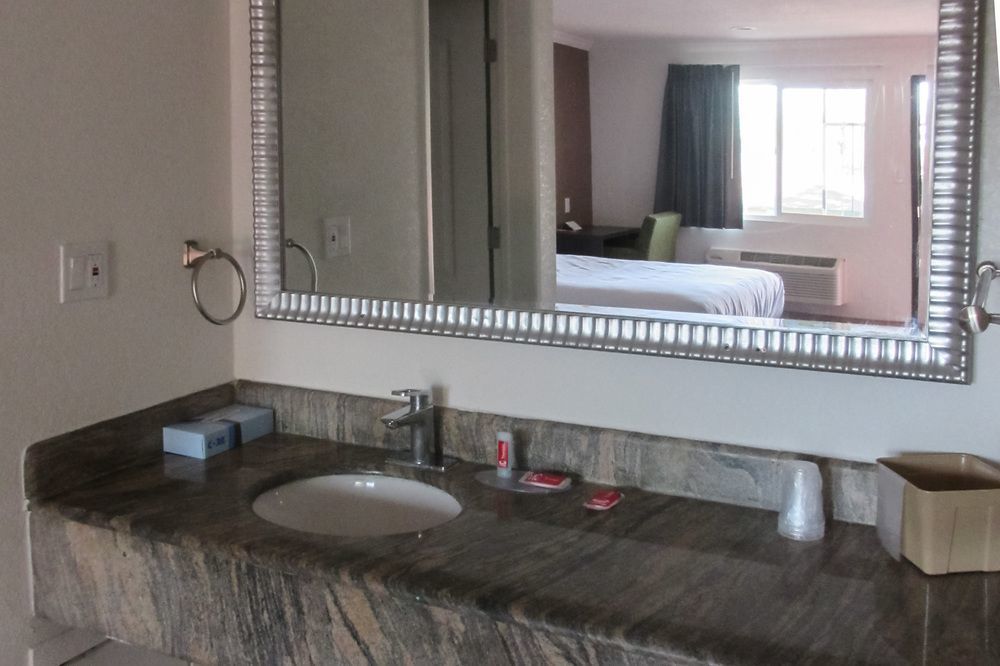Hotel Baymont By Wyndham Bakersfield
