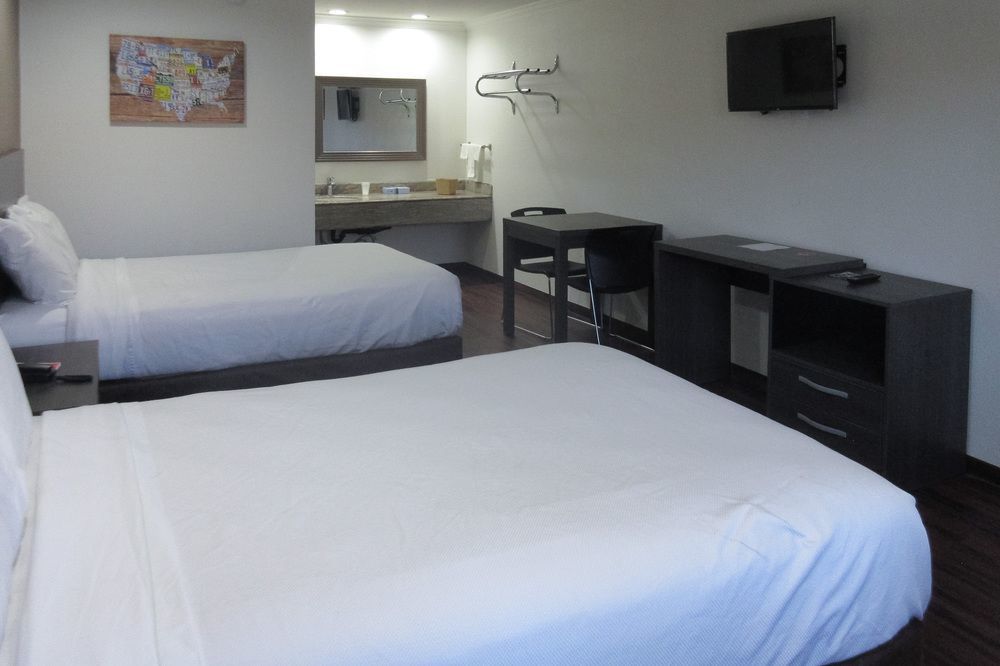 Hotel Baymont By Wyndham Bakersfield Bakersfield