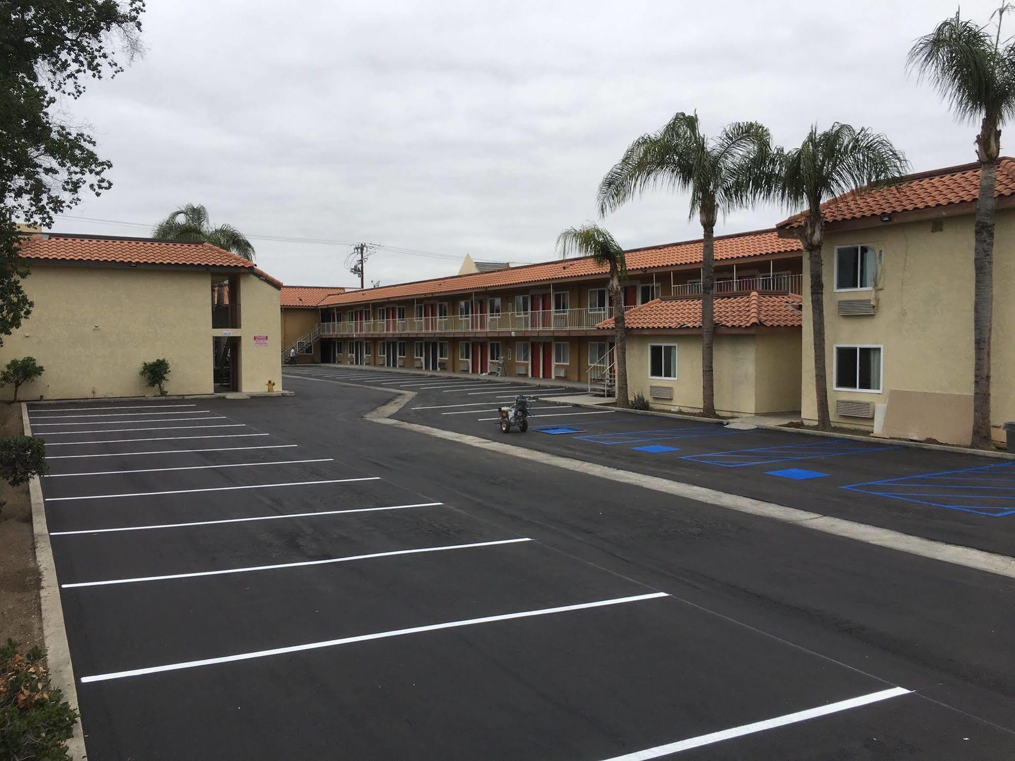Baymont By Wyndham Hotel Bakersfield