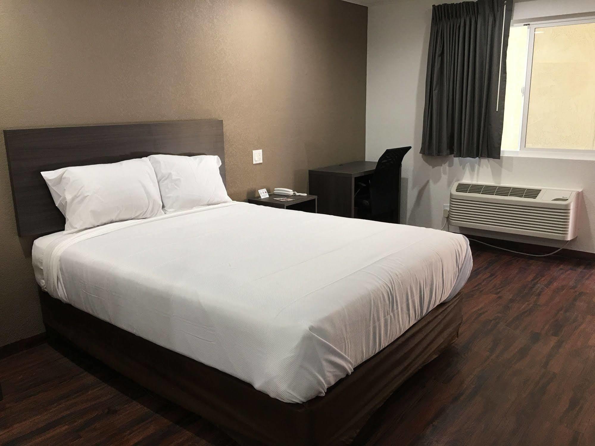 Baymont By Wyndham Bakersfield 2* Bakersfield